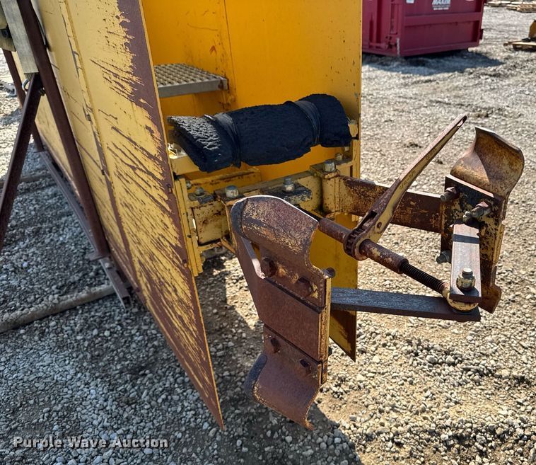 image for item DV2613 Trench box