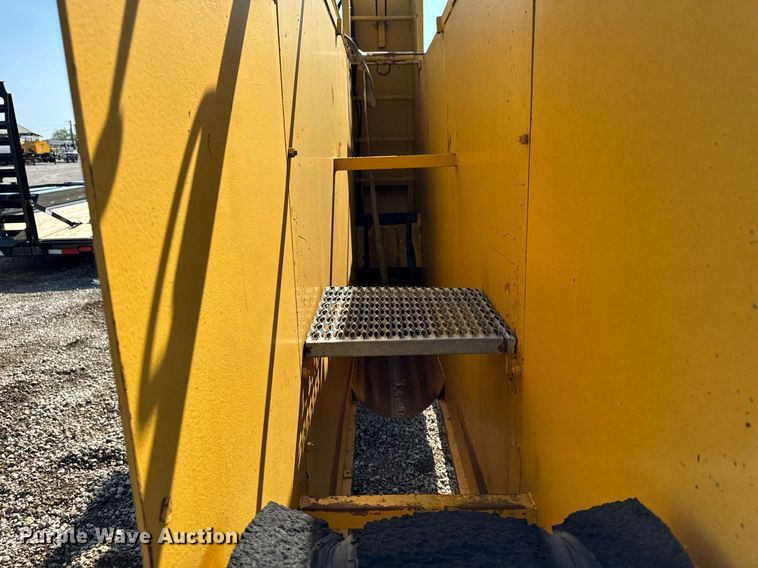 image for item DV2613 Trench box