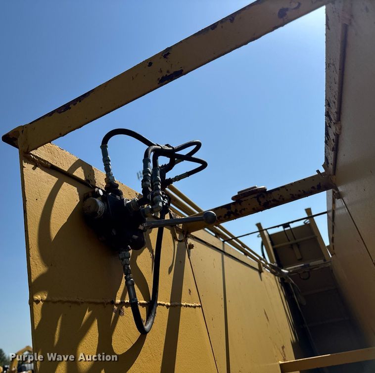 image for item DV2613 Trench box