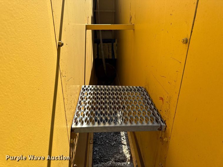 image for item DV2613 Trench box