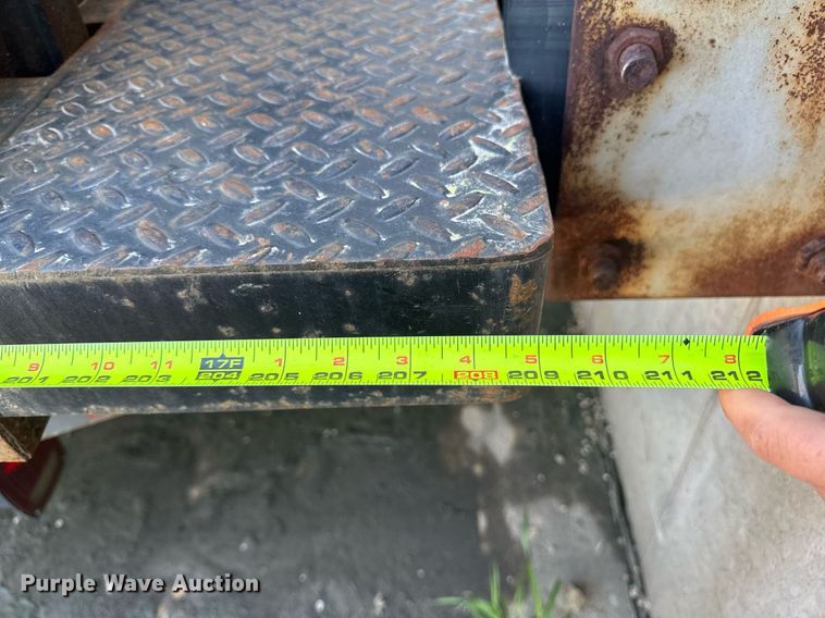 image for item DV2617 2012 Ford F550 Super Duty XL flatbed truck