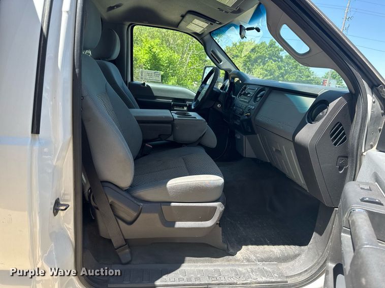 image for item DV2617 2012 Ford F550 Super Duty XL flatbed truck