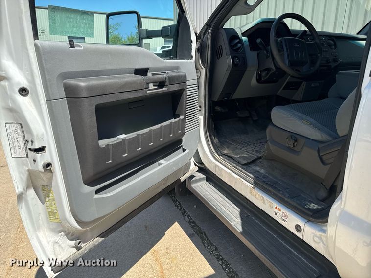 image for item DV2617 2012 Ford F550 Super Duty XL flatbed truck