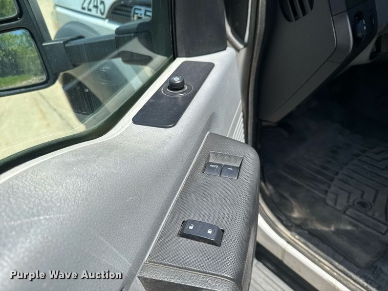 image for item DV2617 2012 Ford F550 Super Duty XL flatbed truck