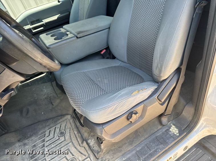 image for item DV2617 2012 Ford F550 Super Duty XL flatbed truck