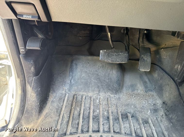 image for item DV2617 2012 Ford F550 Super Duty XL flatbed truck