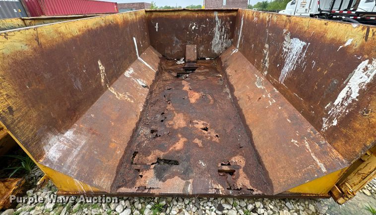 image for item DV4000 Wastequip roll-off container