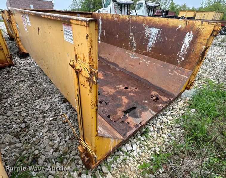 image for item DV4000 Wastequip roll-off container