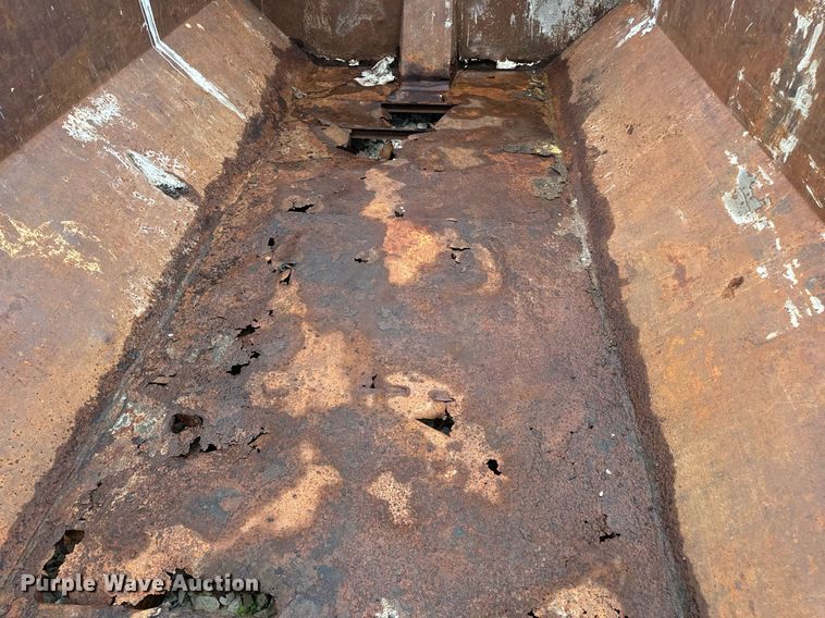 image for item DV4000 Wastequip roll-off container