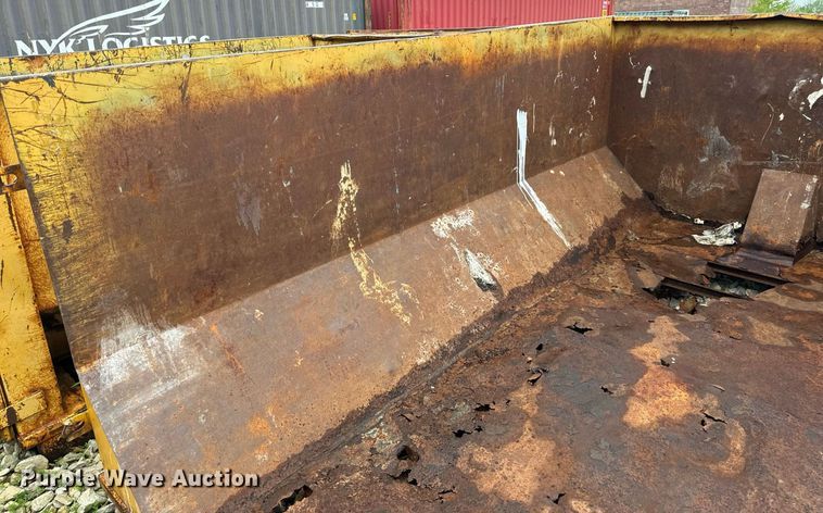 image for item DV4000 Wastequip roll-off container