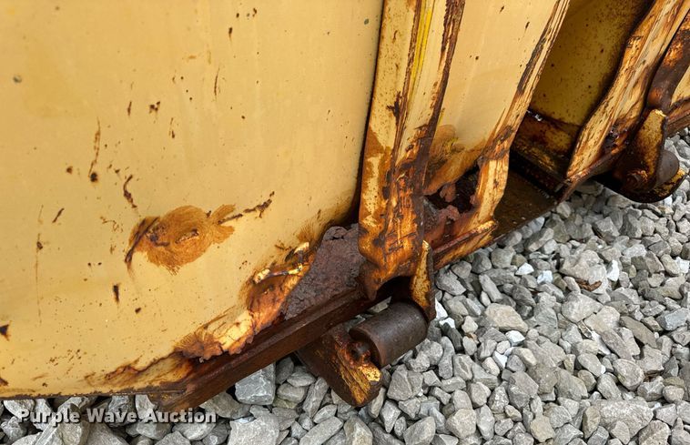 image for item DV4000 Wastequip roll-off container