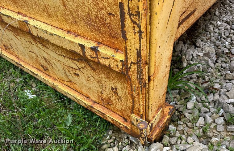 image for item DV4001 Wastequip roll-off container