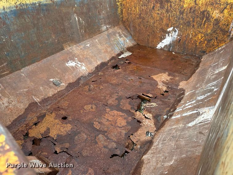 image for item DV4001 Wastequip roll-off container