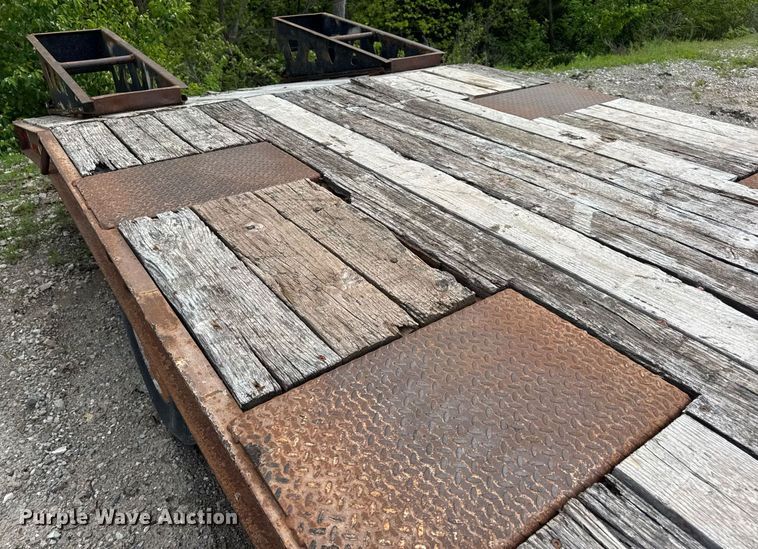 image for item DV4010 1998 Trail King equipment trailer