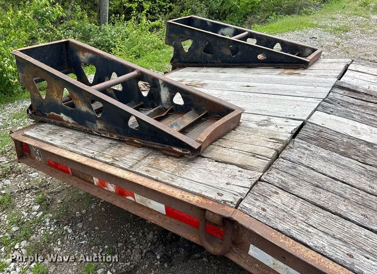 image for item DV4010 1998 Trail King equipment trailer