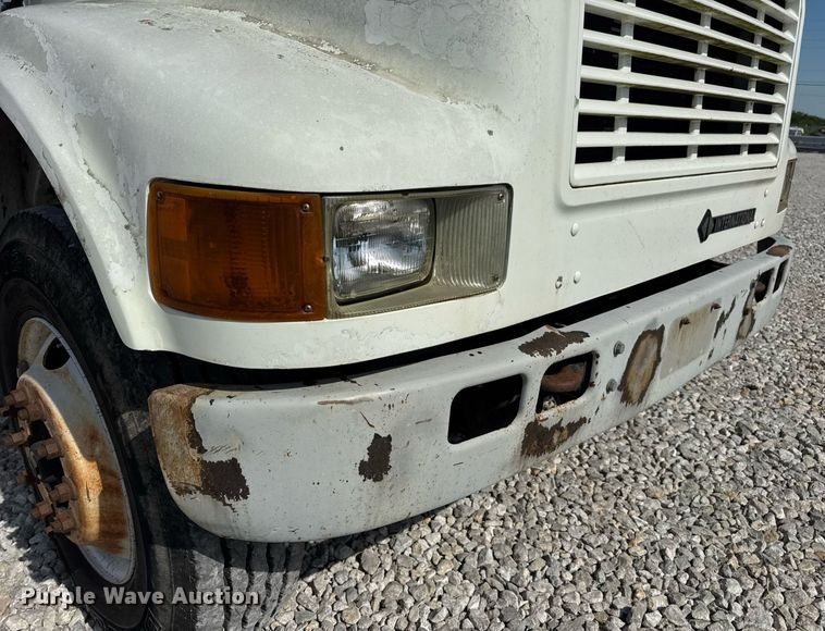 image for item DV4013 2000 International 4900 dump flatbed truck