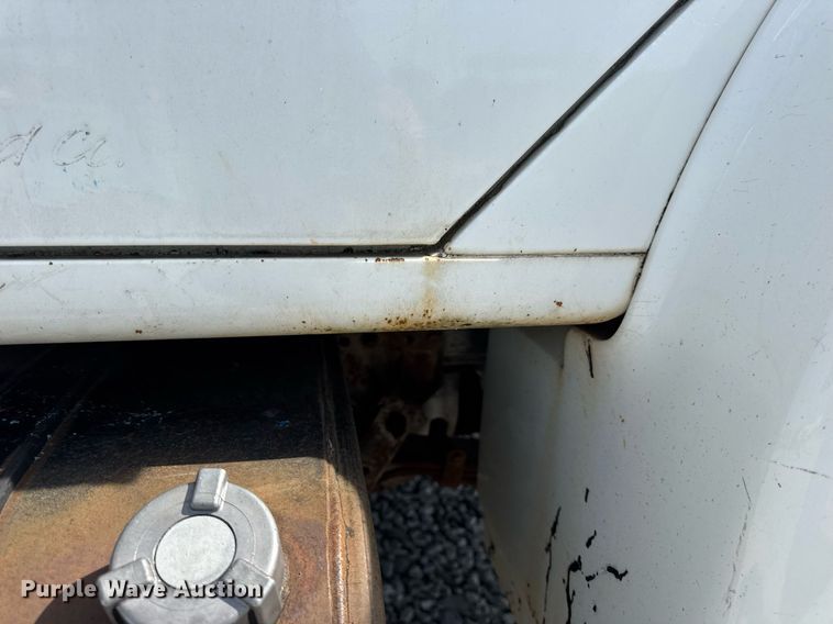 image for item DV4013 2000 International 4900 dump flatbed truck