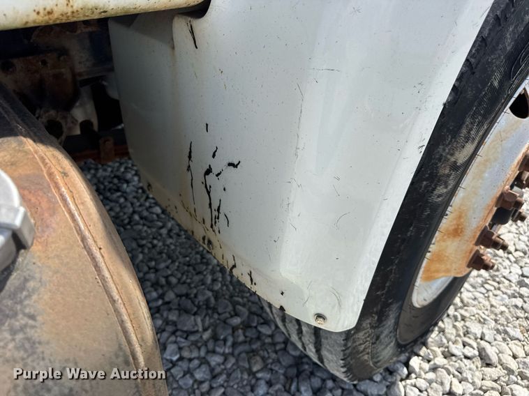 image for item DV4013 2000 International 4900 dump flatbed truck