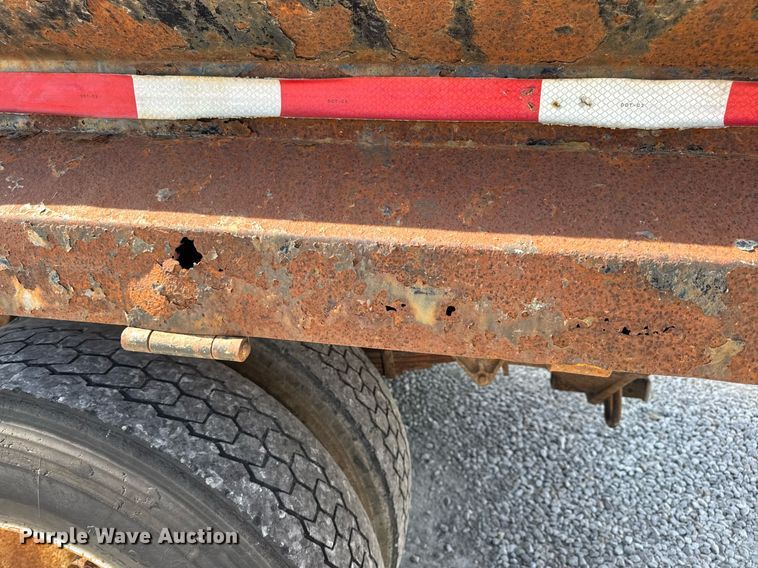 image for item DV4013 2000 International 4900 dump flatbed truck