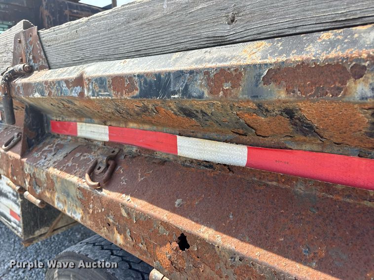 image for item DV4013 2000 International 4900 dump flatbed truck