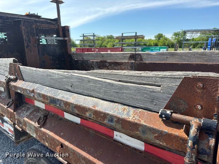 image for item DV4013 2000 International 4900 dump flatbed truck