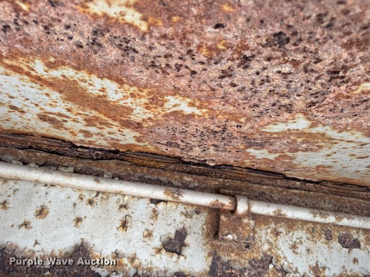 image for item DV4013 2000 International 4900 dump flatbed truck