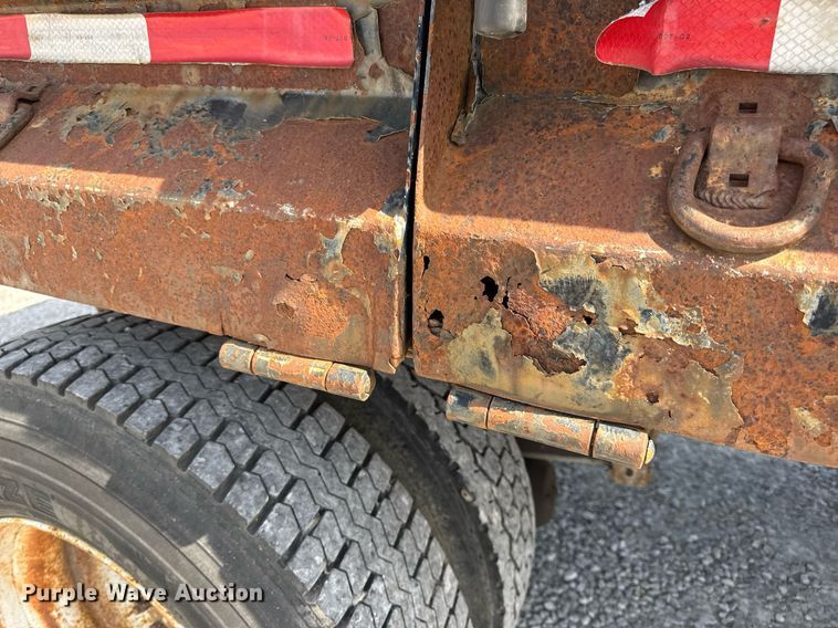 image for item DV4013 2000 International 4900 dump flatbed truck