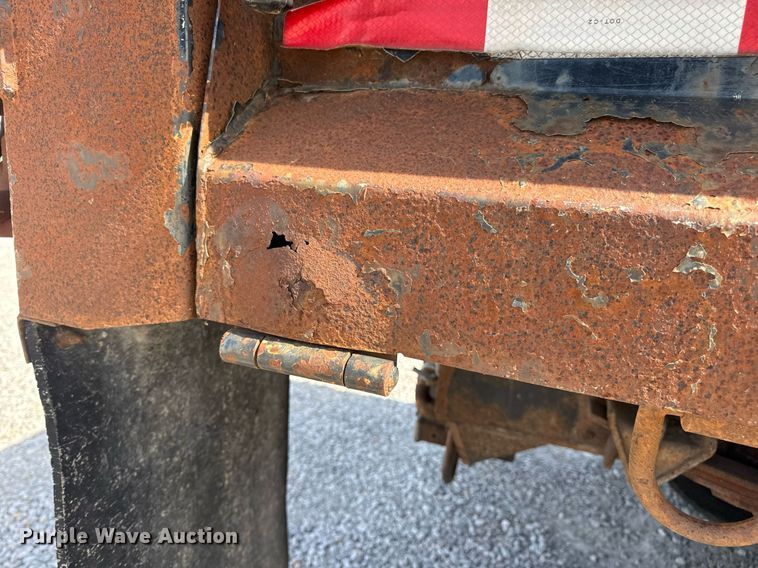 image for item DV4013 2000 International 4900 dump flatbed truck