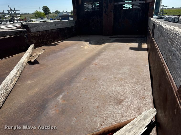 image for item DV4013 2000 International 4900 dump flatbed truck