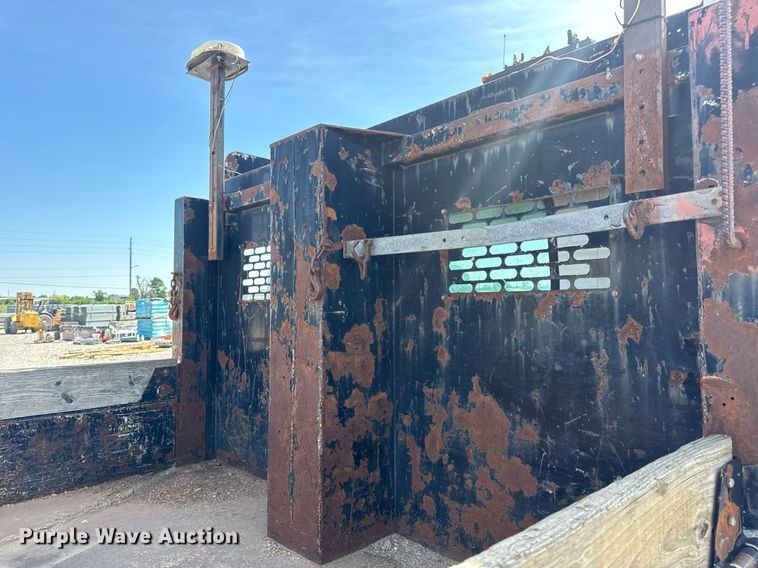 image for item DV4013 2000 International 4900 dump flatbed truck