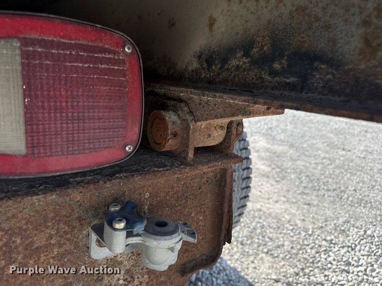 image for item DV4013 2000 International 4900 dump flatbed truck