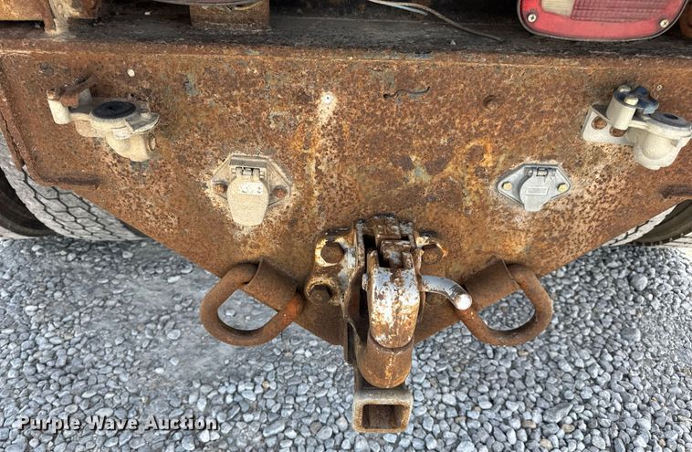 image for item DV4013 2000 International 4900 dump flatbed truck