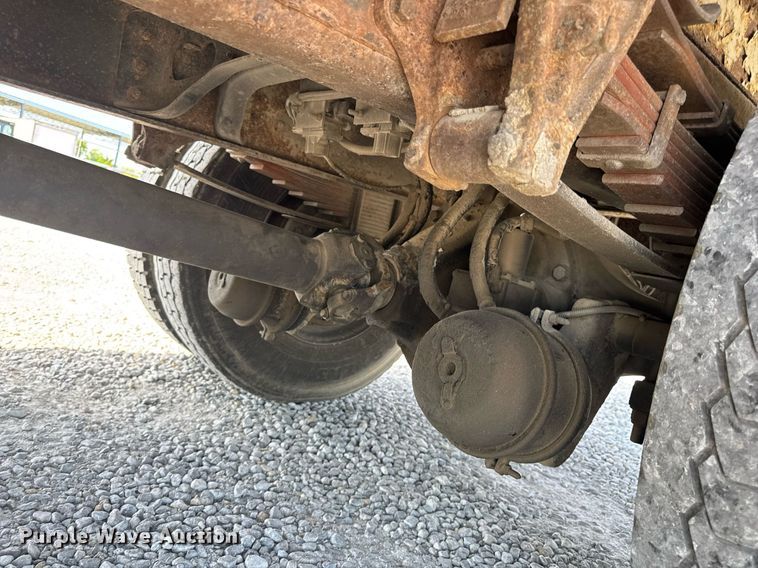 image for item DV4013 2000 International 4900 dump flatbed truck