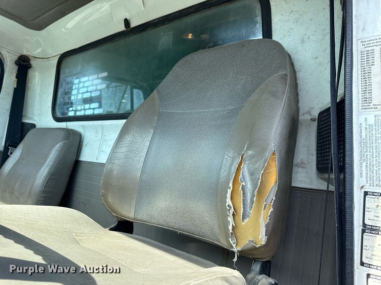 image for item DV4013 2000 International 4900 dump flatbed truck