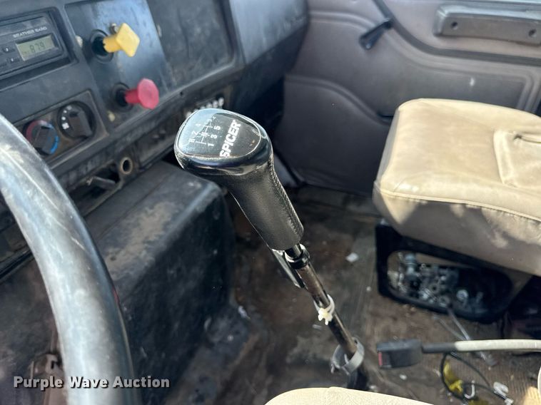 image for item DV4013 2000 International 4900 dump flatbed truck