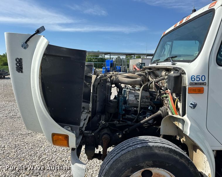 image for item DV4013 2000 International 4900 dump flatbed truck