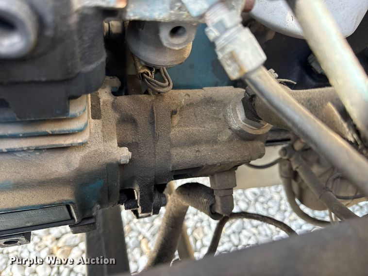 image for item DV4013 2000 International 4900 dump flatbed truck