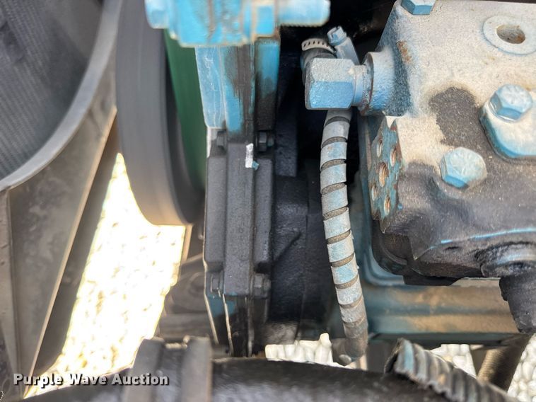 image for item DV4013 2000 International 4900 dump flatbed truck