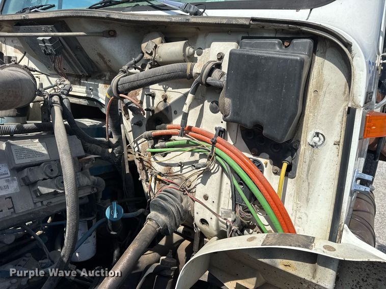 image for item DV4013 2000 International 4900 dump flatbed truck