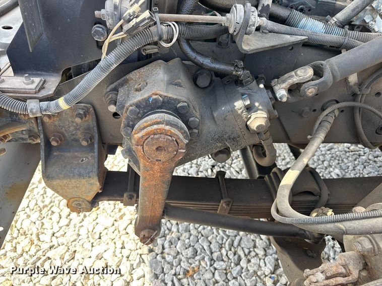 image for item DV4013 2000 International 4900 dump flatbed truck