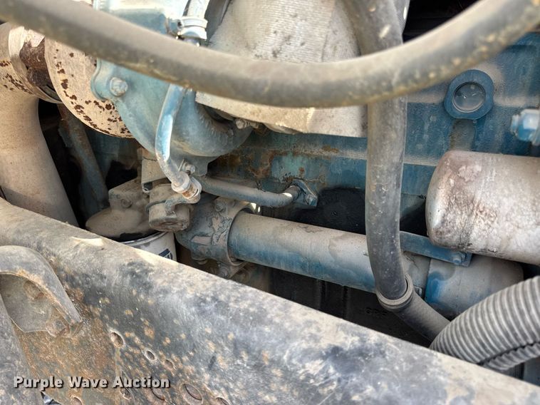 image for item DV4013 2000 International 4900 dump flatbed truck