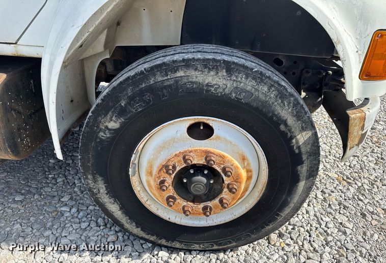 image for item DV4013 2000 International 4900 dump flatbed truck