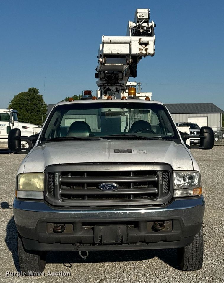 image for item DV4015 2004 Ford F450 Super Duty XL bucket truck