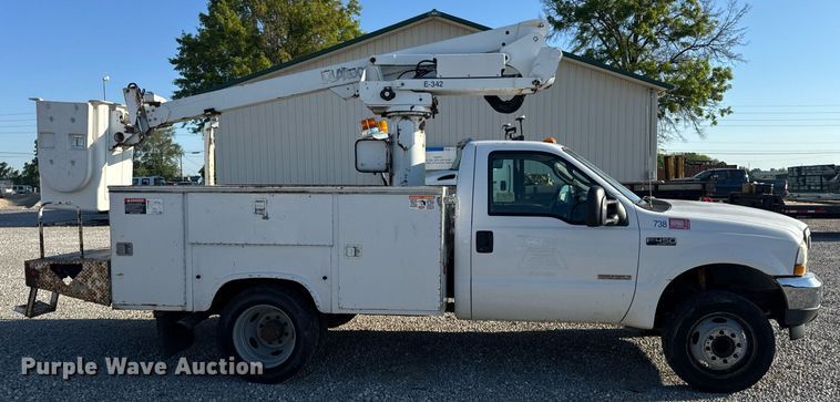image for item DV4015 2004 Ford F450 Super Duty XL bucket truck