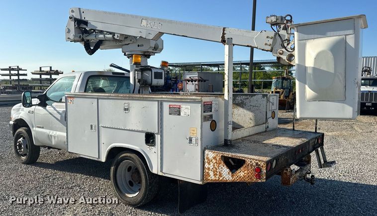 image for item DV4015 2004 Ford F450 Super Duty XL bucket truck