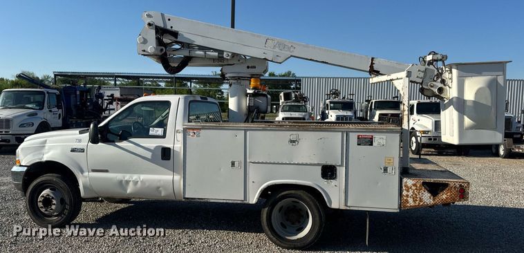 image for item DV4015 2004 Ford F450 Super Duty XL bucket truck