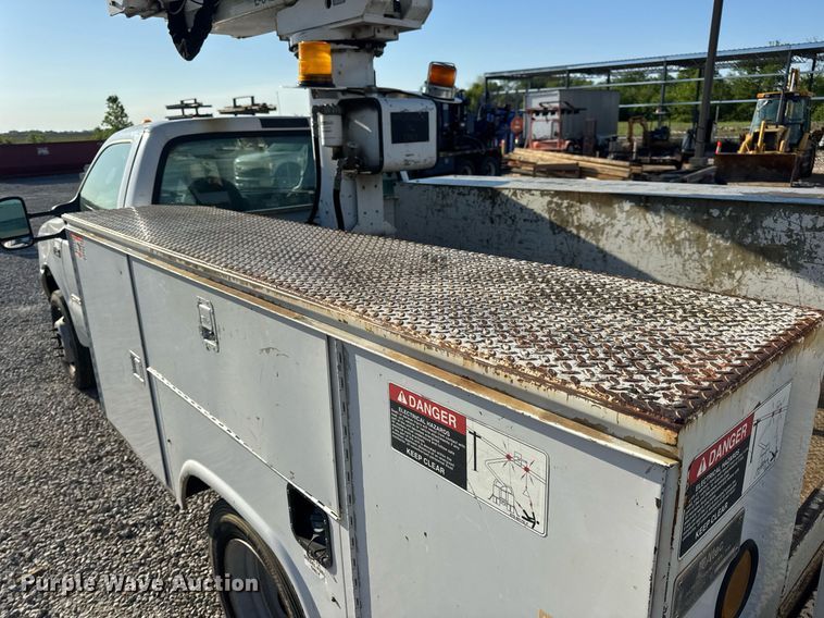 image for item DV4015 2004 Ford F450 Super Duty XL bucket truck