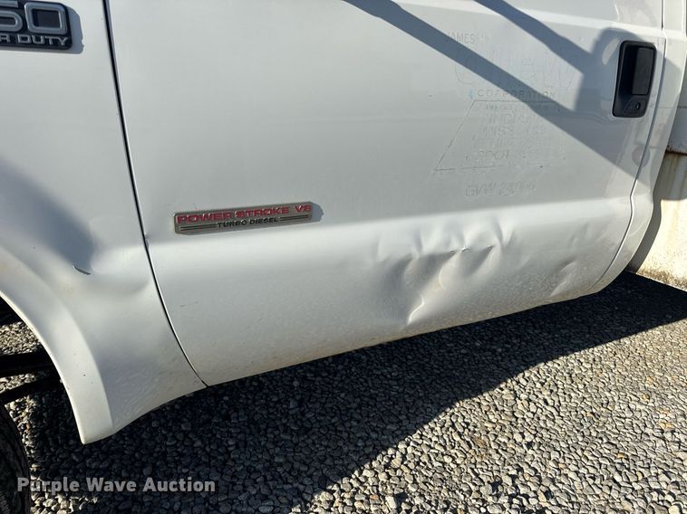 image for item DV4015 2004 Ford F450 Super Duty XL bucket truck