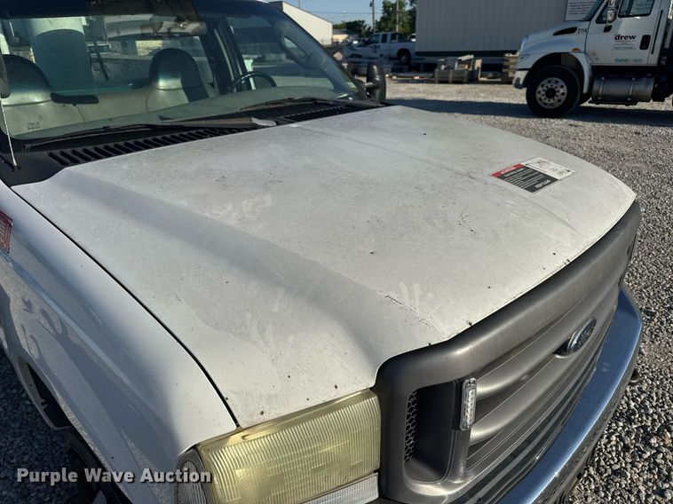 image for item DV4015 2004 Ford F450 Super Duty XL bucket truck