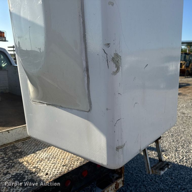 image for item DV4015 2004 Ford F450 Super Duty XL bucket truck